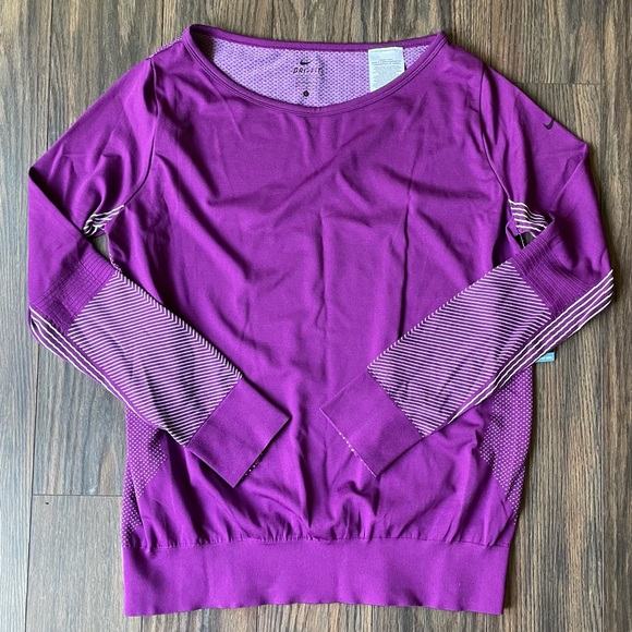 Nike Dri-Fit Long sleeve - Picture 1 of 6